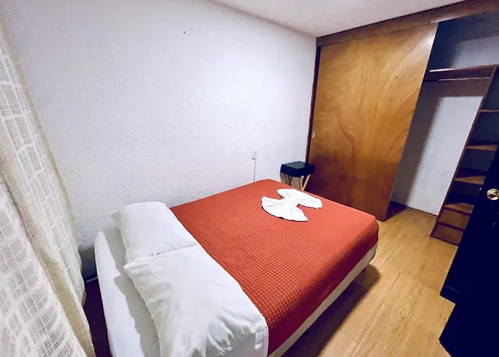 Casita Del Arbol Homestay *