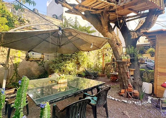 Casita Del Arbol Homestay